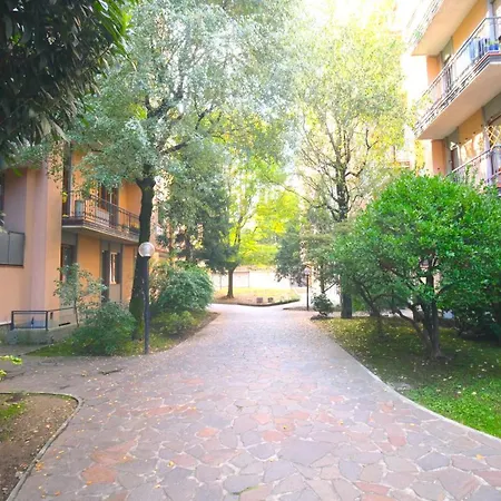 Apartment Sky House Carrara *